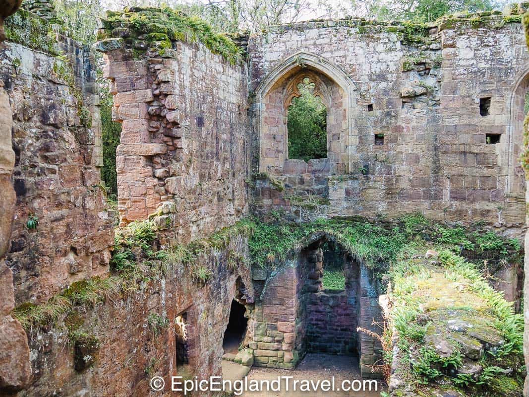 Spofforth Castle ruins