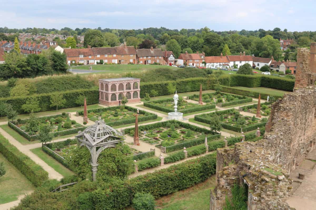 Kenilworth Castle and Gardens